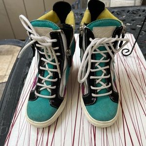 Giuseppe Zanotti
Lace-up ankle boots size 36